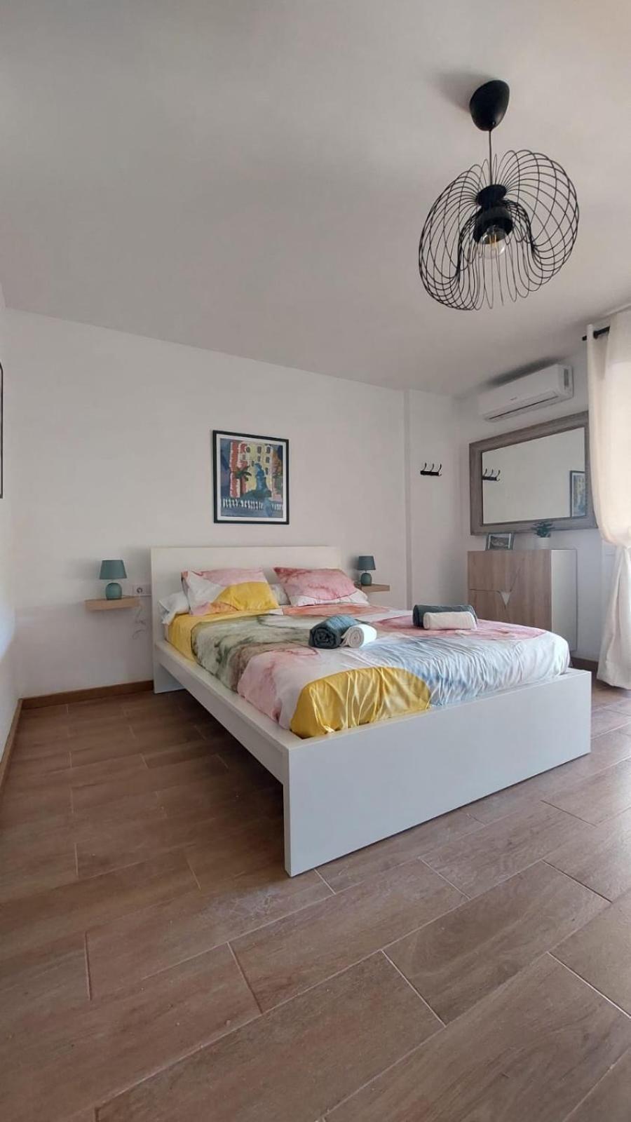 Beautiful Flat Apartment เบนัลมาเดนา ภายนอก รูปภาพ