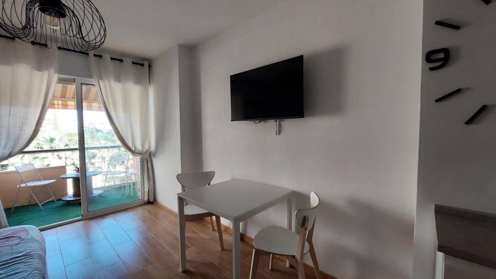 Beautiful Flat Apartment เบนัลมาเดนา ภายนอก รูปภาพ