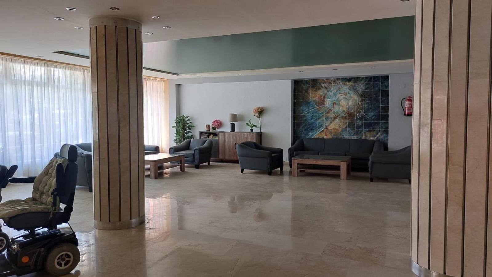 Beautiful Flat Apartment เบนัลมาเดนา ภายนอก รูปภาพ